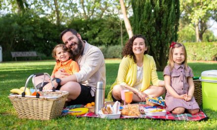 Planning the Perfect Family Picnic: Tips for Food, Fun, and Togetherness