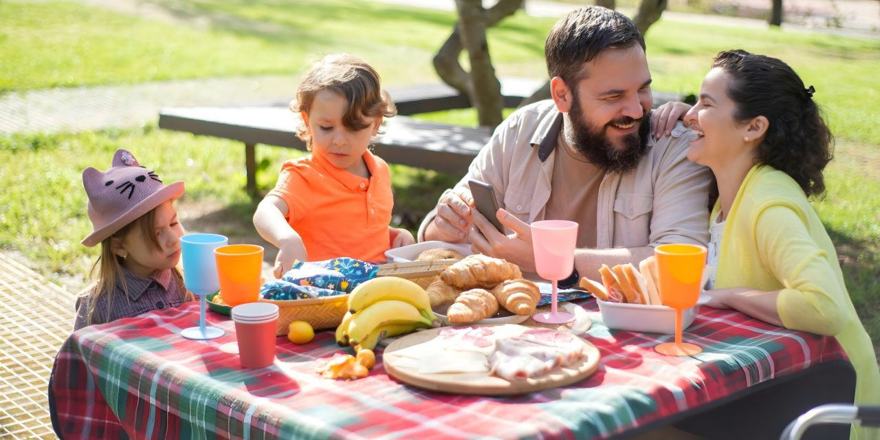 Family Feasts on a Budget: Delicious Moments Without the Price Tag