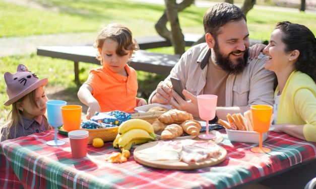 Family Feasts on a Budget: Delicious Moments Without the Price Tag