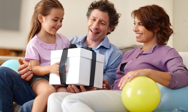 Gifts Kids Actually Remember: How to Choose Toys That Don’t Lose Their Magic