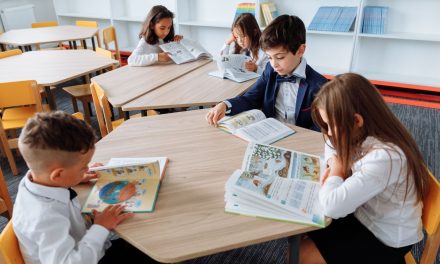 7 Clever Ways to Help Kids Fall in Love With Reading 
