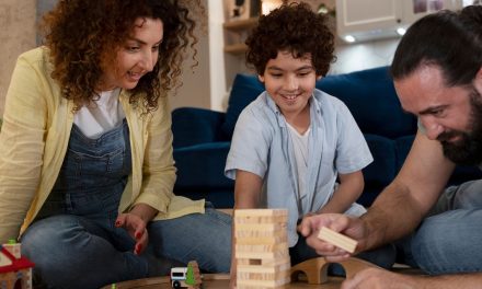 The 7-Day No-Phone Family Play Challenge: Day 1 – Unplug & Reconnect